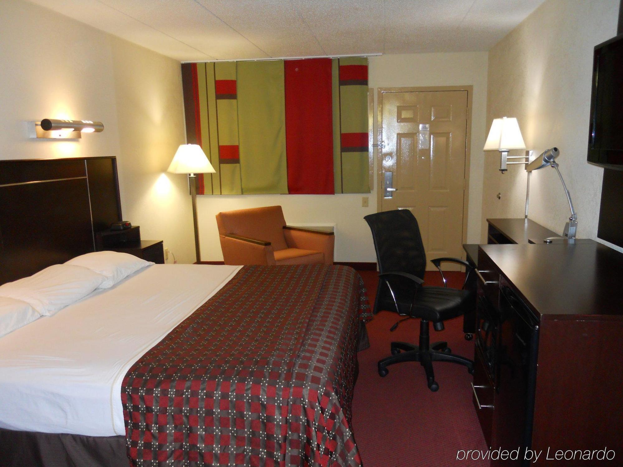Red Roof Inn Ann Arbor - University Of Michigan South Room photo